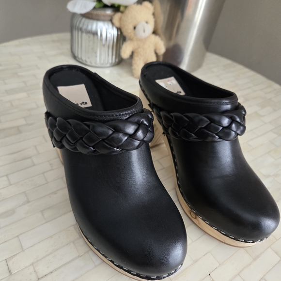 Dolce Vita Black Braided Leather Clogs with Light Tan Heel - Picture 3 of 5